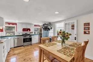 50 Rollstone Ave, West Sayville, NY 11796 - Photo 9