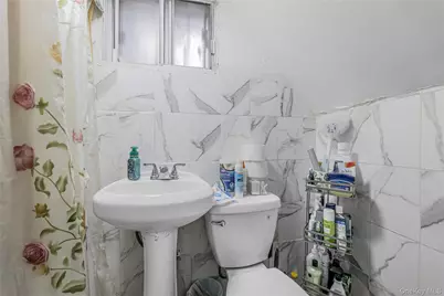 4733 Carpenter Avenue, Bronx, NY 10470 - Photo 17