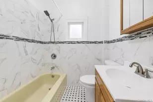 4733 Carpenter Ave, Bronx, NY 10470 - Photo 11