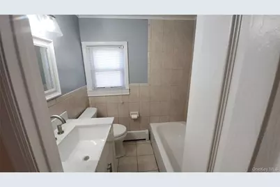 95 Pleasure Avenue, Ronkonkoma, NY 11779 - Photo 19