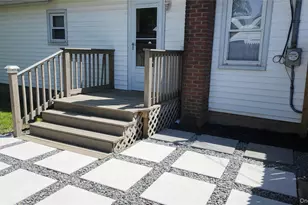 95 Pleasure Ave, Ronkonkoma, NY 11779 - Photo 7