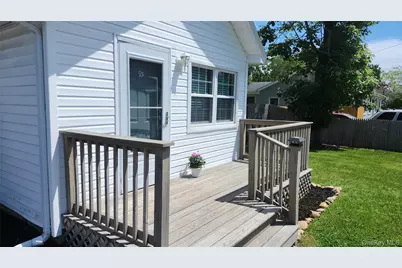 95 Pleasure Avenue, Ronkonkoma, NY 11779 - Photo 3