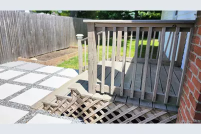 95 Pleasure Avenue, Ronkonkoma, NY 11779 - Photo 11
