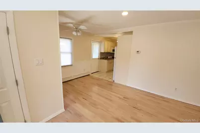 95 Pleasure Avenue, Ronkonkoma, NY 11779 - Photo 13