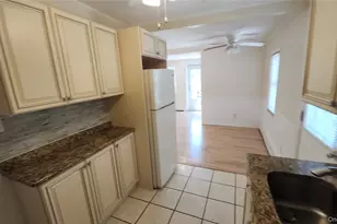 95 Pleasure Ave, Ronkonkoma, NY 11779 - Photo 17