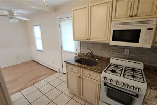 95 Pleasure Ave, Ronkonkoma, NY 11779 - Photo 15