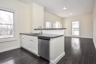 15 Summit Pl, Glen Cove, NY 11542 - Photo 9