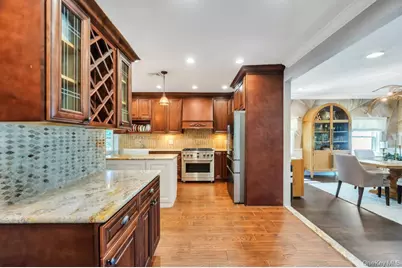 357 Wynsum Avenue, Merrick, NY 11566 - Photo 15
