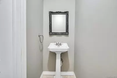 357 Wynsum Avenue, Merrick, NY 11566 - Photo 21