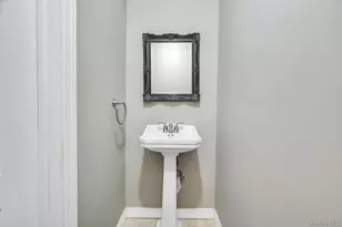 357 Wynsum Ave, Merrick, NY 11566 - Photo 21