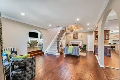 357 Wynsum Avenue, Merrick, NY 11566 - Photo 5
