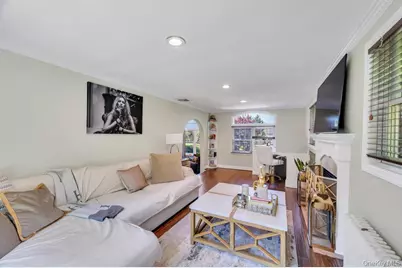 357 Wynsum Avenue, Merrick, NY 11566 - Photo 13