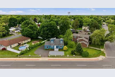 332 Crooked Hill Road, Brentwood, NY 11717 - Photo 15
