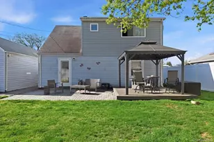 13 Grove Ln, Levittown, NY 11756 - Photo 31