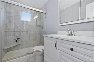 13 Grove Ln, Levittown, NY 11756 - Photo 23