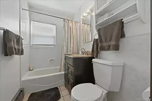 13 Grove Ln, Levittown, NY 11756 - Photo 19