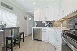 13 Grove Ln, Levittown, NY 11756 - Photo 13