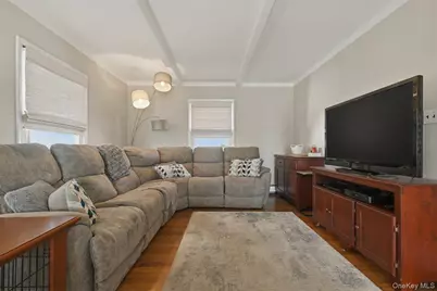 13 Grove Lane, Levittown, NY 11756 - Photo 9