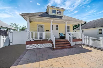 119 N 1st Avenue, Bay Shore, NY 11706 - Photo 3