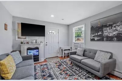 119 N 1st Avenue, Bay Shore, NY 11706 - Photo 13