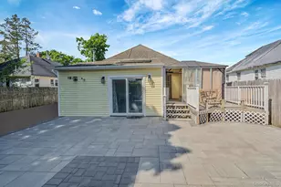 119 N 1st Ave, Bay Shore, NY 11706 - Photo 9