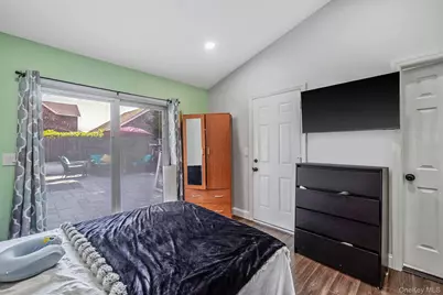 119 N 1st Avenue, Bay Shore, NY 11706 - Photo 25
