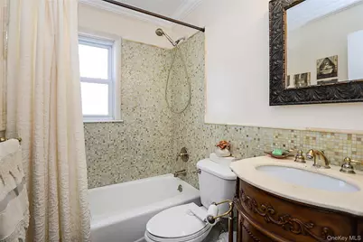 251 McKinley Parkway, Mineola, NY 11501 - Photo 17