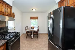 251 Mckinley Pkwy, Mineola, NY 11501 - Photo 11