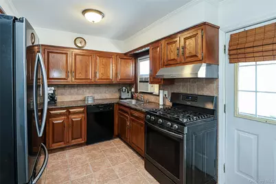 251 McKinley Parkway, Mineola, NY 11501 - Photo 7