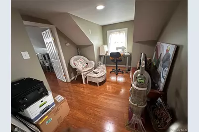 568 Irving Street, Westbury, NY 11590 - Photo 19