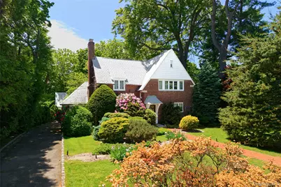10 Crescent Road, Port Washington, NY 11050 - Photo 1