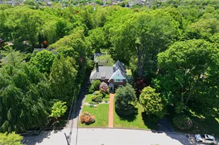 10 Crescent Rd, Port Washington, NY 11050 - Photo 23