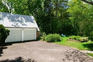 10 Crescent Rd, Port Washington, NY 11050 - Photo 37