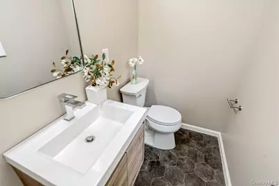 17 Tatterson Street, Roslyn, NY 11576 - Photo 17