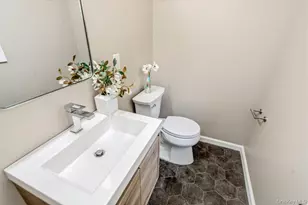 17 Tatterson St, Roslyn, NY 11576 - Photo 17