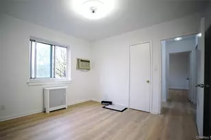 72-19 Little Neck Pkwy, Glen Oaks, NY 11004 - Photo 11