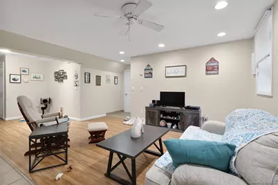 1414 Illinois Avenue, Bay Shore, NY 11706 - Photo 21