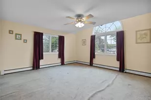 1414 Illinois Ave, Bay Shore, NY 11706 - Photo 15