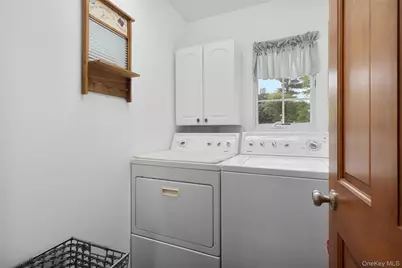 1414 Illinois Avenue, Bay Shore, NY 11706 - Photo 17