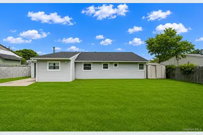 36 Naples Avenue, Central Islip, NY 11722 - Photo 23