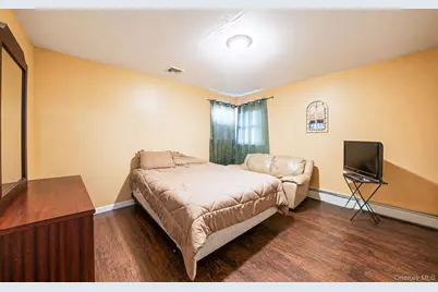 36 Naples Avenue, Central Islip, NY 11722 - Photo 17