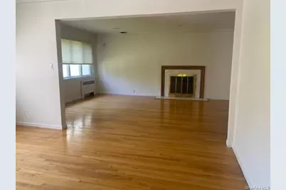 27 Martin Court, Great Neck, NY 11024 - Photo 3