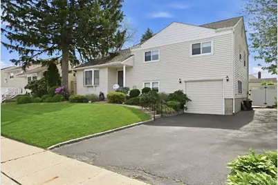 5 Hastings Road, Massapequa, NY 11758 - Photo 3