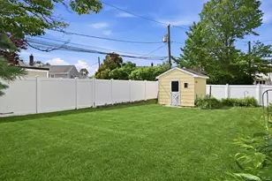 5 Hastings Rd, Massapequa, NY 11758 - Photo 39