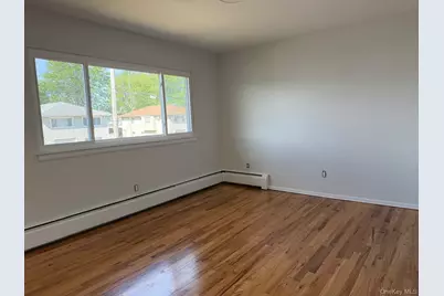 65 Florida Avenue, Island Park, NY 11558 - Photo 3