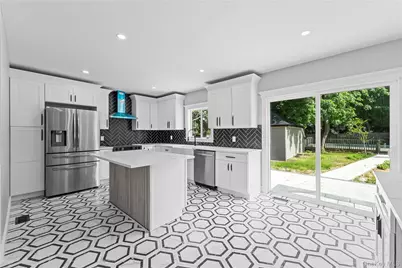 74 Lincoln Avenue, Islip Terrace, NY 11752 - Photo 21
