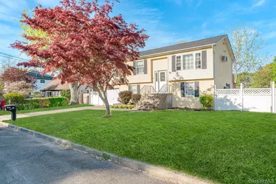 15 S 27th Street, Wyandanch, NY 11798 - Photo 3
