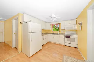 15 S 27th St, Wyandanch, NY 11798 - Photo 19