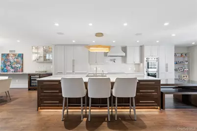 227 Ibis Court, Manhasset, NY 11030 - Photo 5