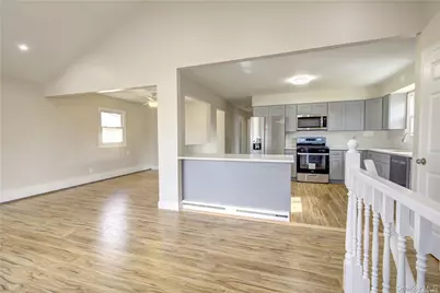 207 Catherine Avenue, Franklin Square, NY 11010 - Photo 5